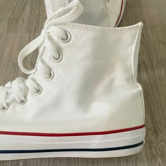 ⛔SOLD⛔ White Converse Sneakers - Picture 7 of 9